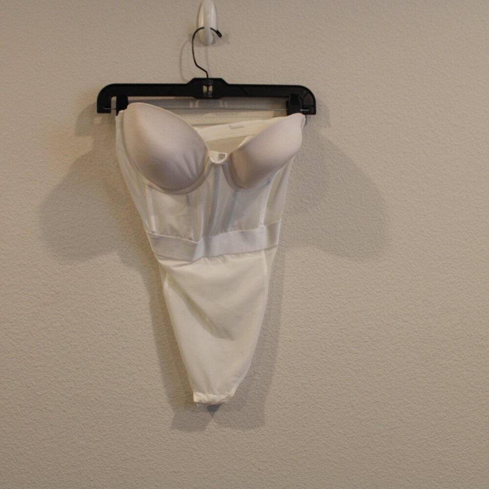 DKNY size 34D white shapewear mesh detail boning, snap closure